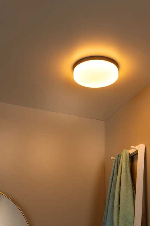 Lucide BISKIT - Plafonnier Salle de bains - Ø 23 cm - LED - 1x12W 2700K - IP44 - Détecteur De Mouvement - Noir - ambiance 1